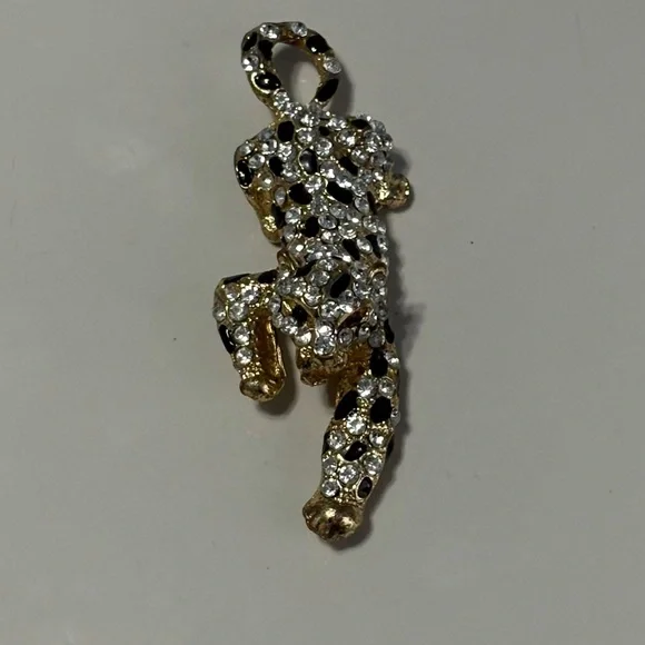 Sale!!! Betsey Johnson Leopard Necklace (Just the Pendant) - Picture 3 of 5